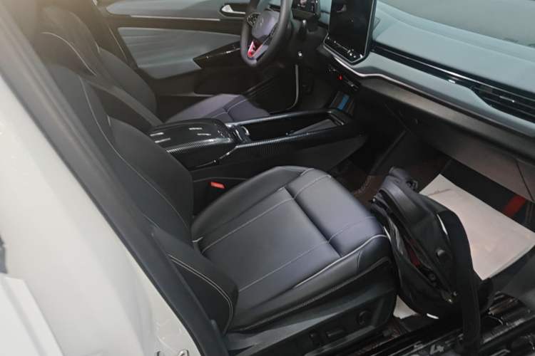 Used Volkswagen ID.4 X 2025 Smart Version Pure & Intelligent Enjoyment Edition Right Front Seat