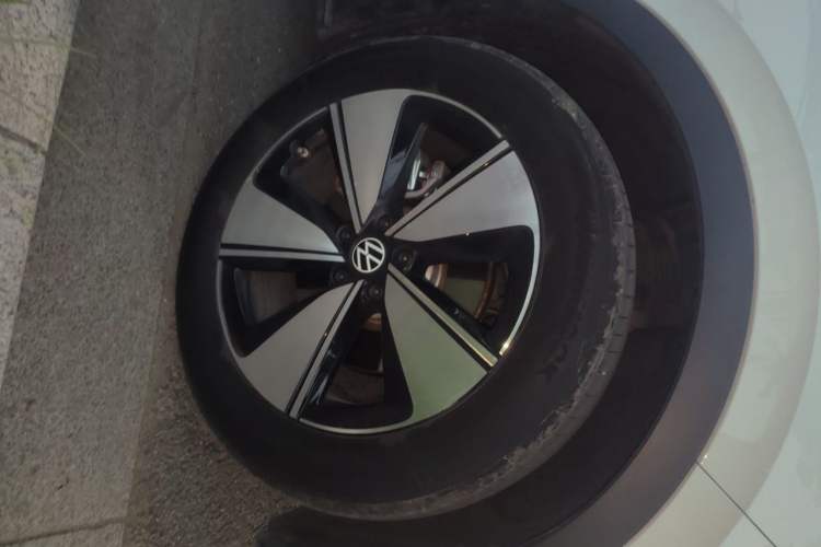 Used Volkswagen ID.4 X 2025 Smart Version Pure & Intelligent Enjoyment Edition Right Front Wheel Hub