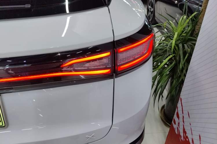 Used Volkswagen ID.4 X 2025 Smart Version Pure & Intelligent Enjoyment Edition Right Rear Taillight