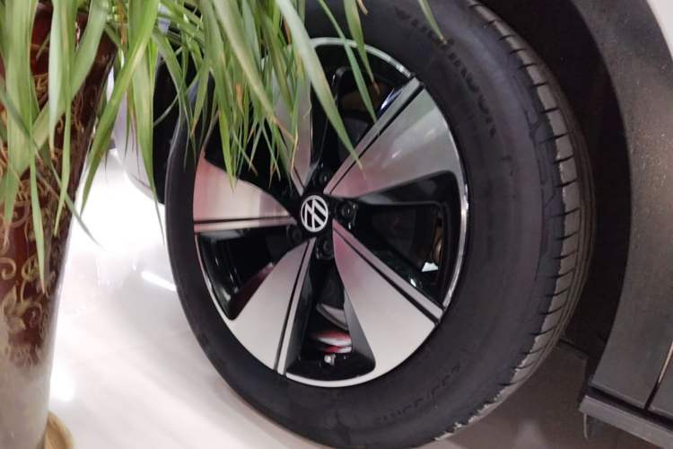 Used Volkswagen ID.4 X 2025 Smart Version Pure & Intelligent Enjoyment Edition Right Rear Wheel Hub