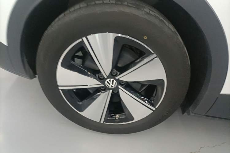 Used Volkswagen ID.4 X 2025 Smart Version Pure & Intelligent Enjoyment Edition Right Rear Wheel Hub
