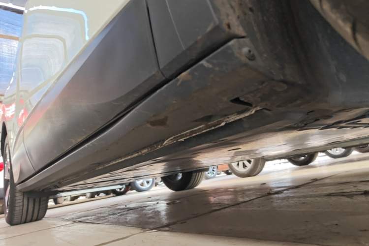 Used Volkswagen ID.4 X 2025 Smart Version Pure & Intelligent Enjoyment Edition Right Side Sill