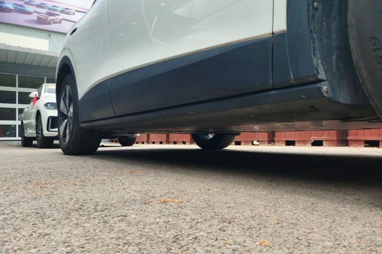Used Volkswagen ID.4 X 2025 Smart Version Pure & Intelligent Enjoyment Edition Right Side Sill