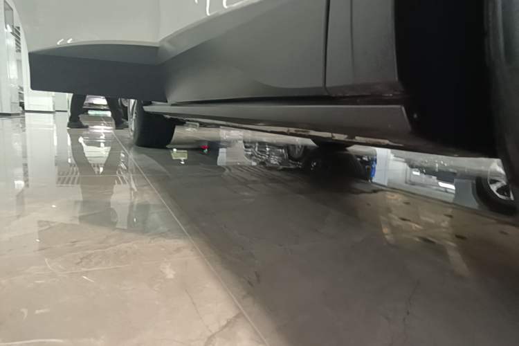 Used Volkswagen ID.4 X 2025 Revised Version Smart Edition Outstanding Grade Right Side Sill