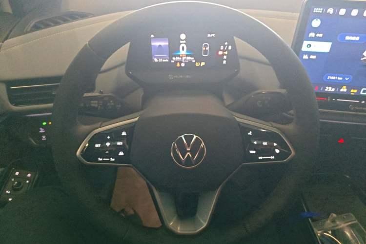 Used Volkswagen ID.4 X 2025 Smart Edition Outstanding Model Steering Wheel