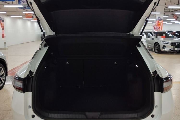 Used Volkswagen ID.4 X 2025 Smart Version Pure & Intelligent Enjoyment Edition Trunk