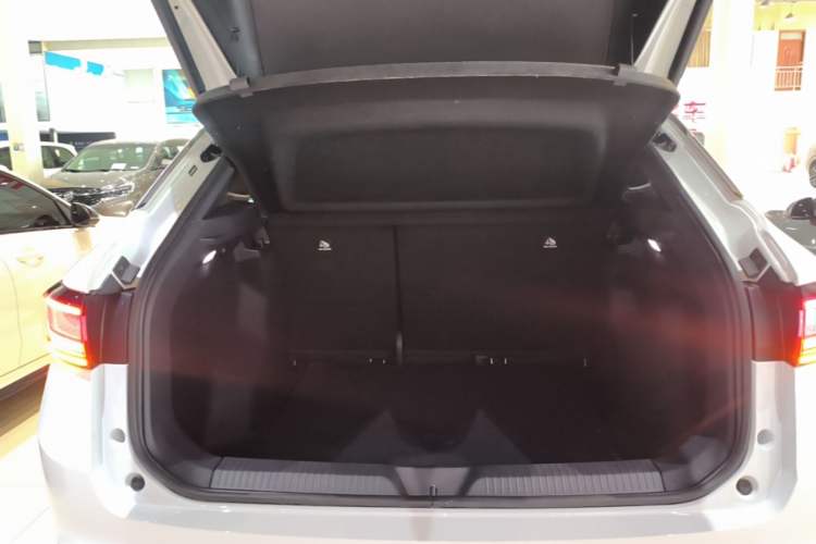 Used Volkswagen ID.4 X 2025 Smart Version Pure & Intelligent Enjoyment Edition Trunk