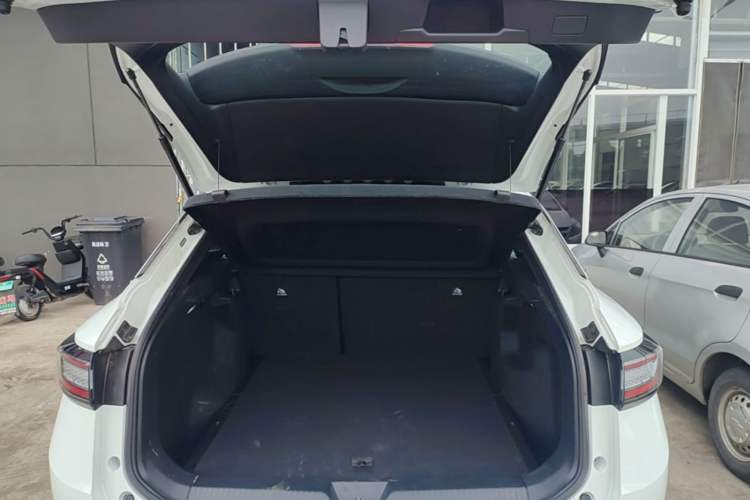 Used Volkswagen ID.4 X 2025 Smart Version Pure & Intelligent Enjoyment Edition Trunk