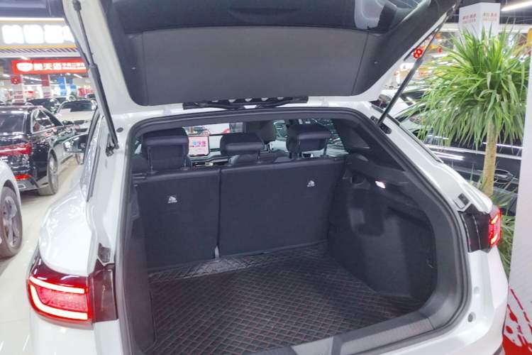 Used Volkswagen ID.4 X 2025 Smart Version Pure & Intelligent Enjoyment Edition Trunk