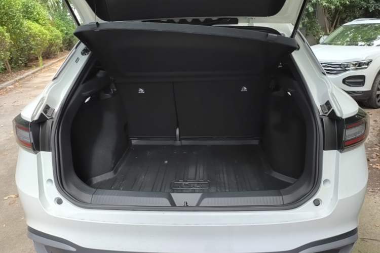 Used Volkswagen ID.4 X 2025 Smart Version Pure & Intelligent Enjoyment Edition Trunk