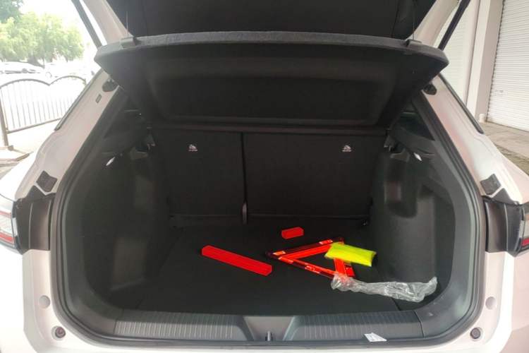 Used Volkswagen ID.4 X 2025 Smart Version Pure & Intelligent Enjoyment Edition Trunk