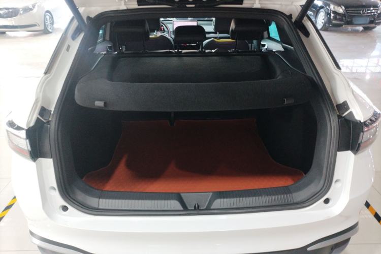 Used Volkswagen ID.4 X 2025 Smart Edition Outstanding Model Trunk