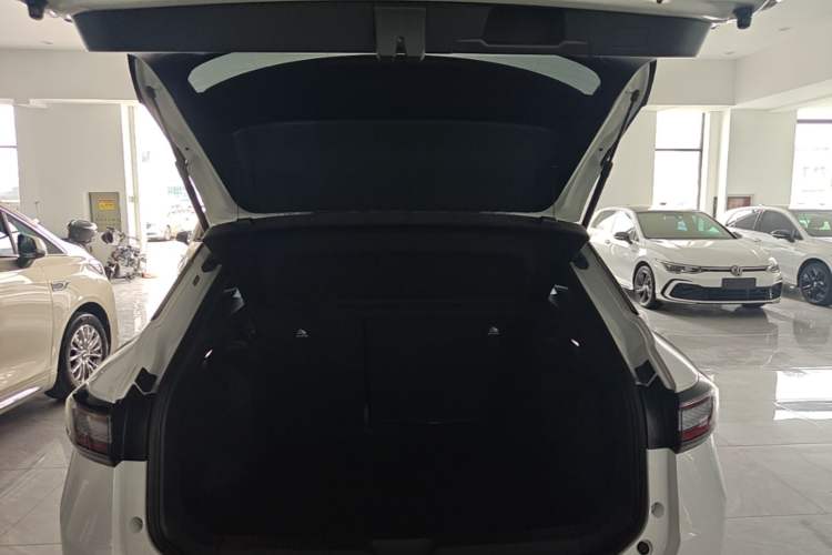Used Volkswagen ID.4 X 2025 Smart Version Pure & Intelligent Enjoyment Edition Trunk