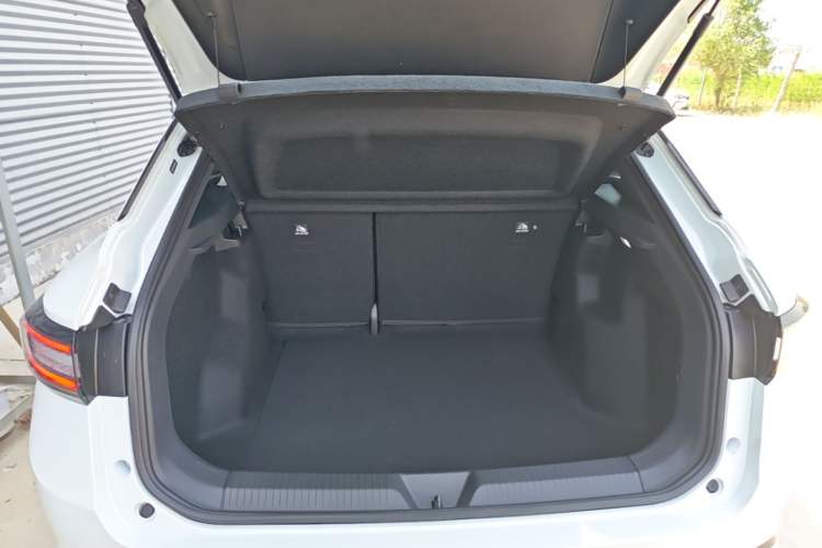 Used Volkswagen ID.4 X 2025 Smart Version Pure & Intelligent Enjoyment Edition Trunk
