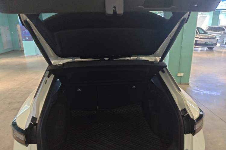 Used Volkswagen ID.4 X 2025 Smart Edition Outstanding Model Trunk