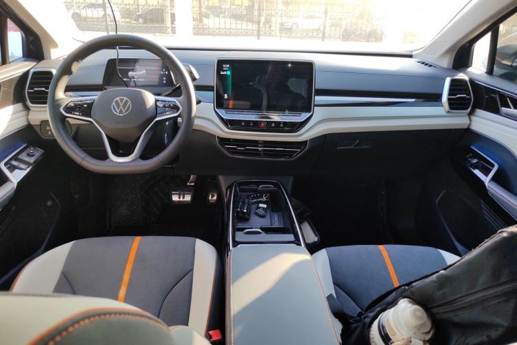 Used Volkswagen ID.6 CROZZ 2022 Long-Range PRO Edition Interior 2