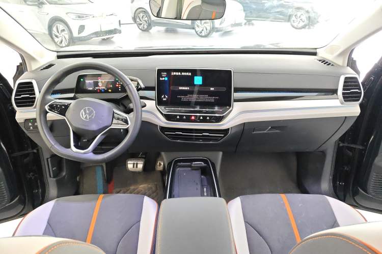 Used Volkswagen ID.6 CROZZ 2022 Long-Range PRO Edition Interior 2