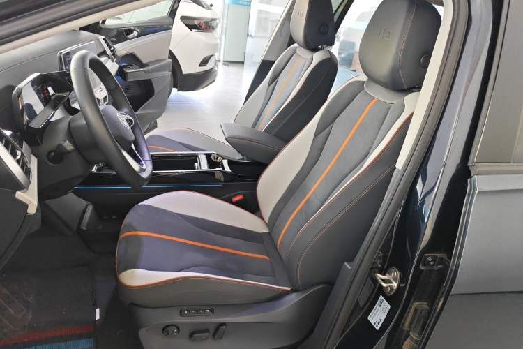 Used Volkswagen ID.6 CROZZ 2022 Long-Range PRO Edition Left Front Seat