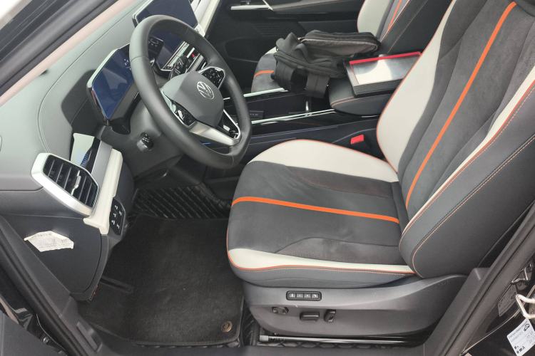 Used Volkswagen ID.6 CROZZ 2022 Long-Range Lite PRO Edition Left Front Seat