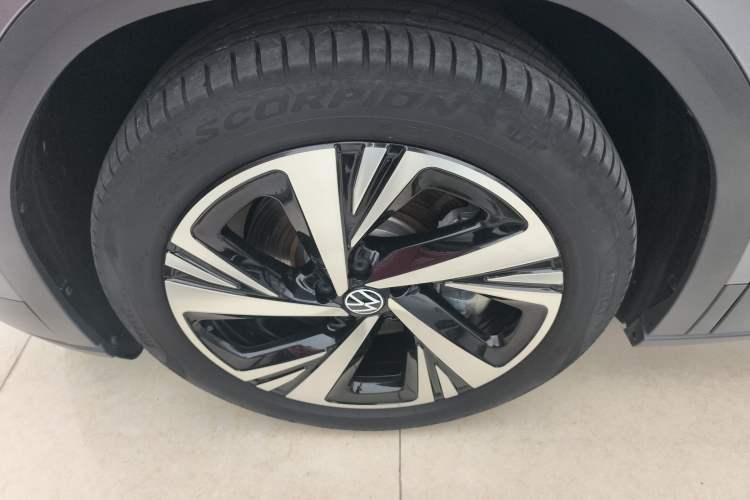 Used Volkswagen ID.6 CROZZ 2022 Long-Range Lite PRO Edition Left Front Wheel Hub