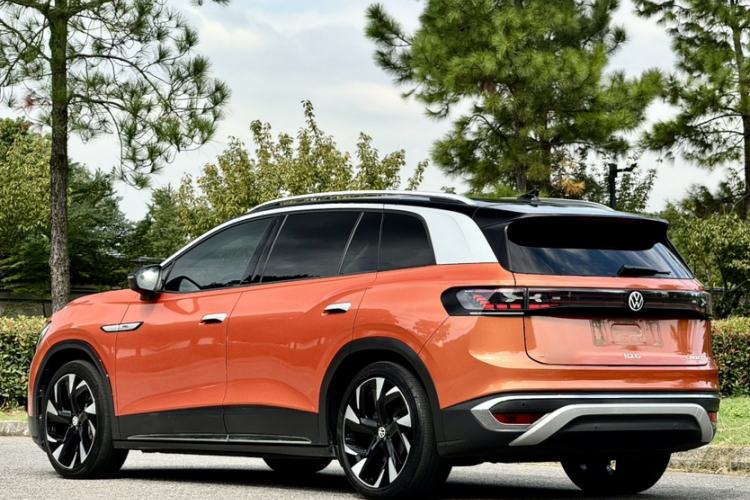 Used Volkswagen ID.6 CROZZ 2021 First Edition Exterior 1