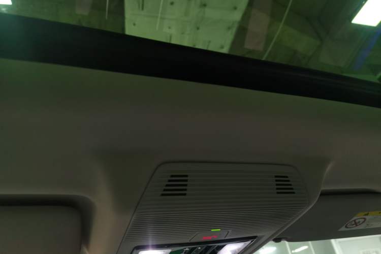 Used Volkswagen ID.6 CROZZ 2021 First Edition Headliner