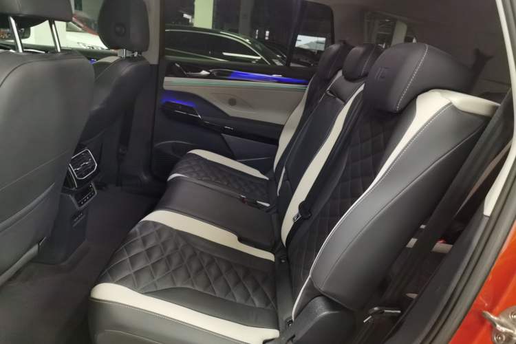 Used Volkswagen ID.6 CROZZ 2021 First Edition Interior 4