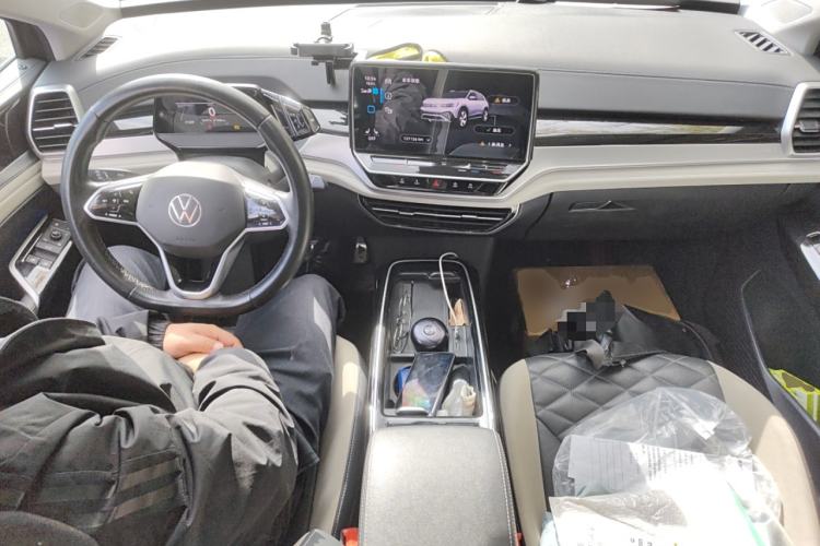 Used Volkswagen ID.6 CROZZ 2021 First Edition Center Console