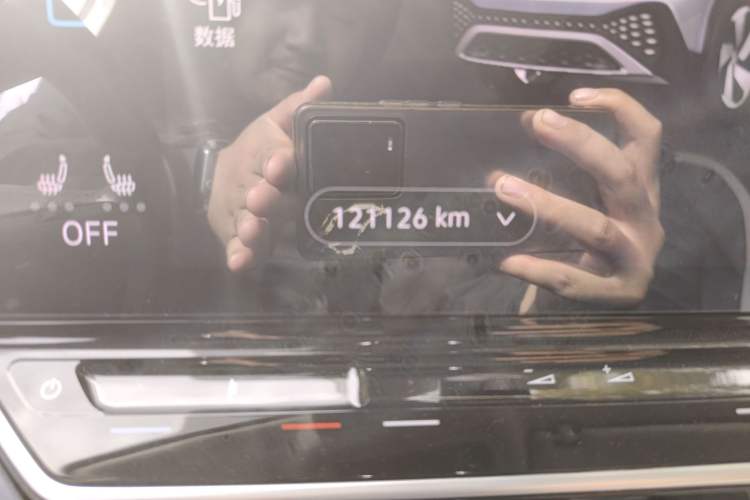 Used Volkswagen ID.6 CROZZ 2021 First Edition Odometer Close Up