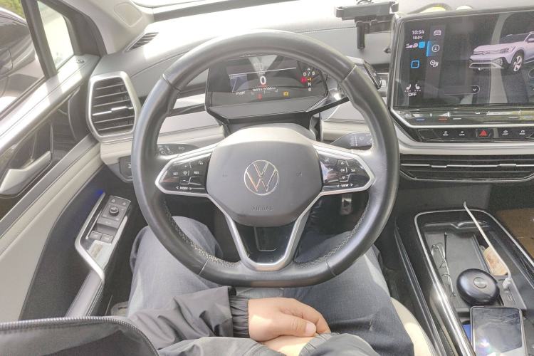 Used Volkswagen ID.6 CROZZ 2021 First Edition Steering Wheel