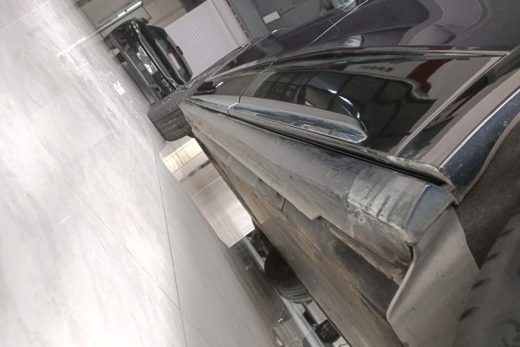 Used Volkswagen ID.6 CROZZ 2021 Long-Range PRO Edition Left Side Sill