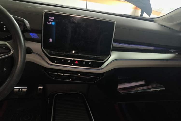 Used Volkswagen ID.6 CROZZ 2021 Long-Range PRO Edition Audio And AC Panel