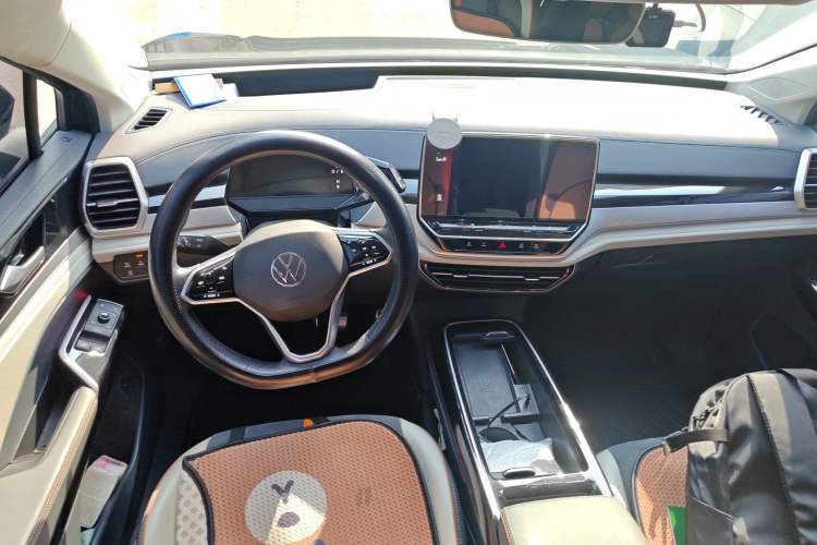 Used Volkswagen ID.6 CROZZ 2021 Long-Range PRO Edition Center Console