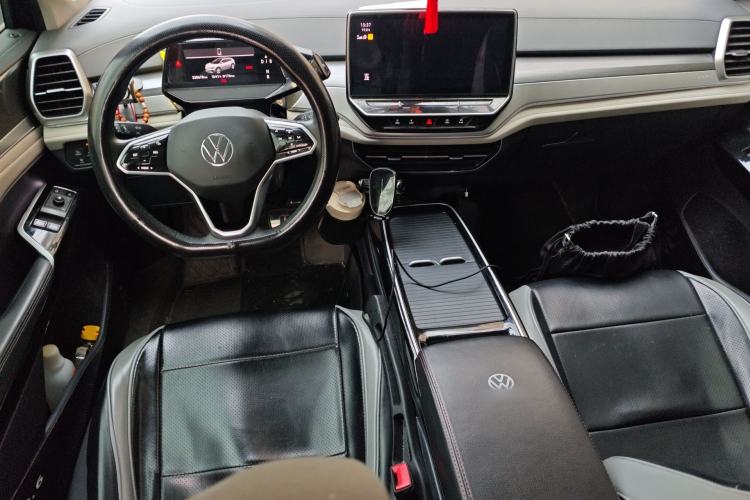 Used Volkswagen ID.6 CROZZ 2021 Long-Range PURE+ Edition Center Console