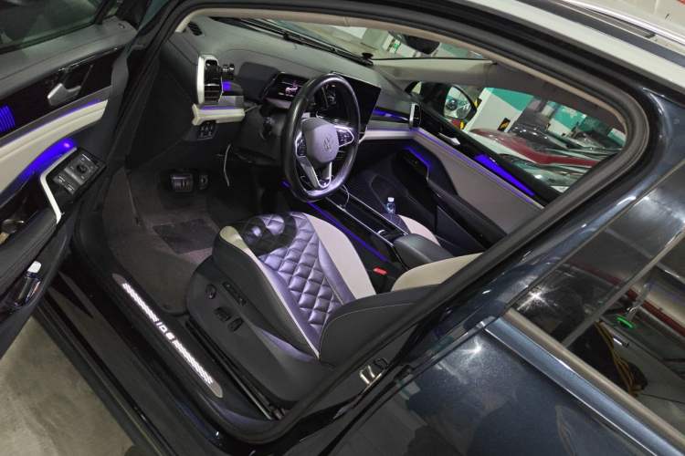 Used Volkswagen ID.6 CROZZ 2021 Long-Range PRO Edition Driver Seat