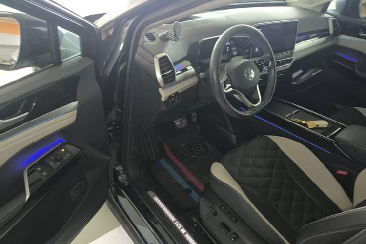 Used Volkswagen ID.6 CROZZ 2021 Long-Range PRO Edition Driver Seat