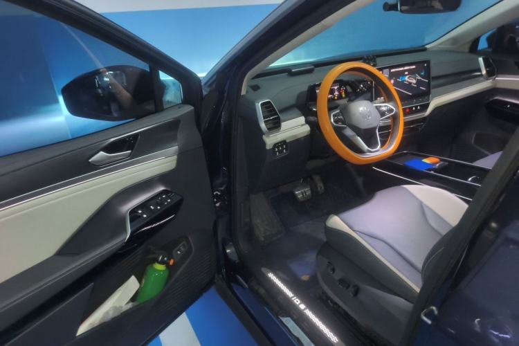 Used Volkswagen ID.6 CROZZ 2021 Long-Range PURE+ Edition Driver Seat