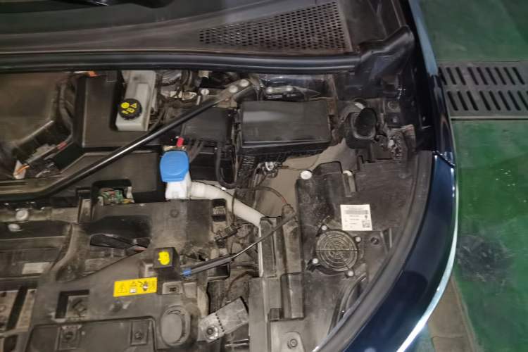 Used Volkswagen ID.6 CROZZ 2021 Standard Range PURE Edition Engine Bay Left