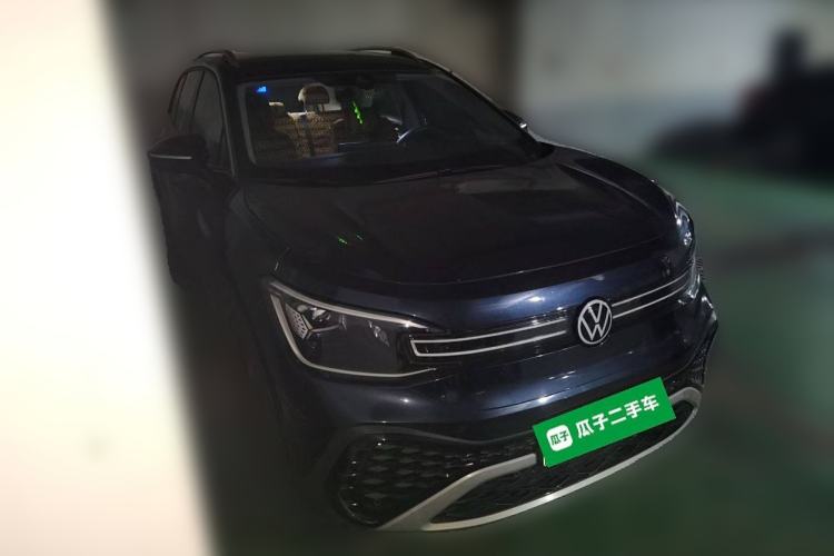 Used Volkswagen ID.6 CROZZ 2021 Standard Range PURE Edition Front Right 45 Deg