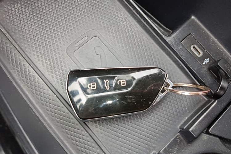 Used Volkswagen ID.6 CROZZ 2021 Long-Range PURE+ Edition Interior 1