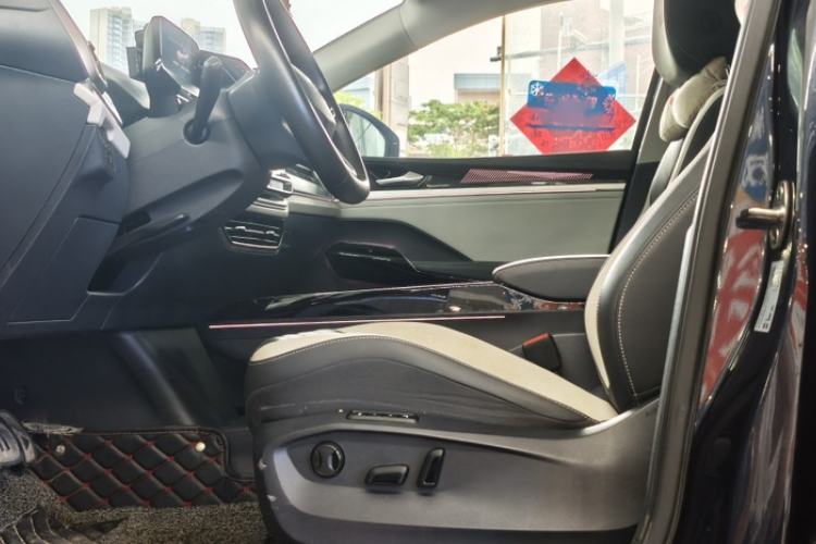 Used Volkswagen ID.6 CROZZ 2021 Long-Range PRO Edition Interior 2