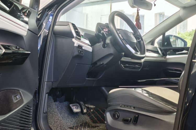 Used Volkswagen ID.6 CROZZ 2021 Long-Range PRO Edition Interior 3