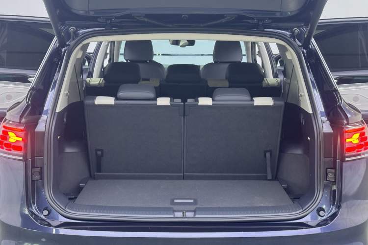 Used Volkswagen ID.6 CROZZ 2021 Long-Range PRO Edition Interior 5
