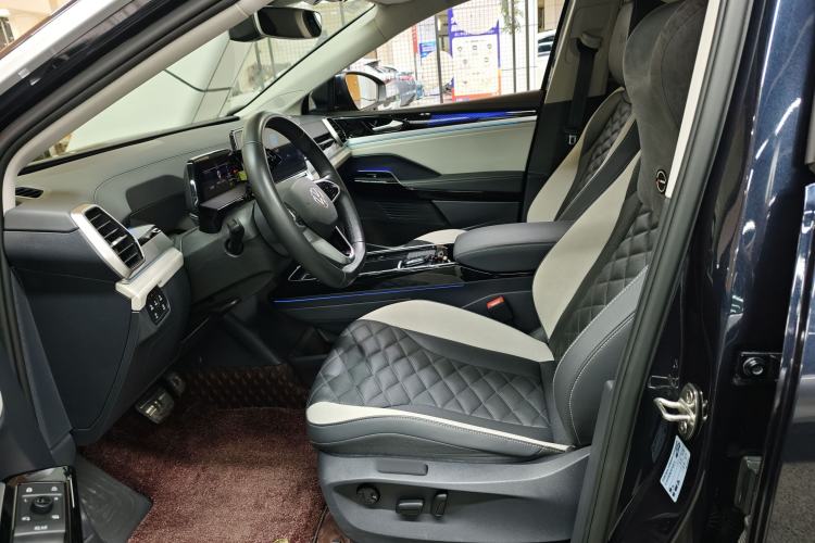 Used Volkswagen ID.6 CROZZ 2021 First Edition Left Front Seat