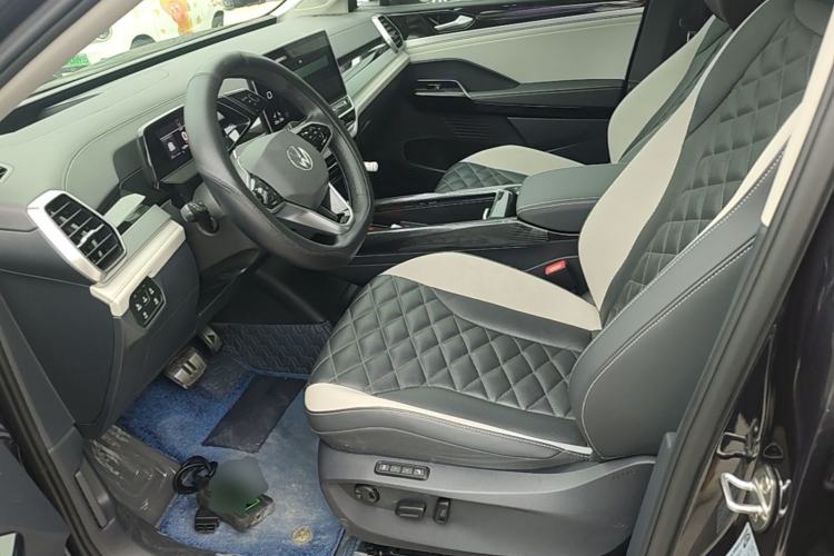 Used Volkswagen ID.6 CROZZ 2021 Long-Range PRO Edition Left Front Seat
