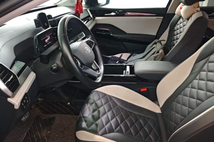 Used Volkswagen ID.6 CROZZ 2021 Long-Range PRO Edition Left Front Seat