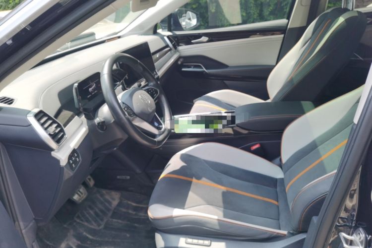 Used Volkswagen ID.6 CROZZ 2021 High-Performance PRIME Edition Left Front Seat