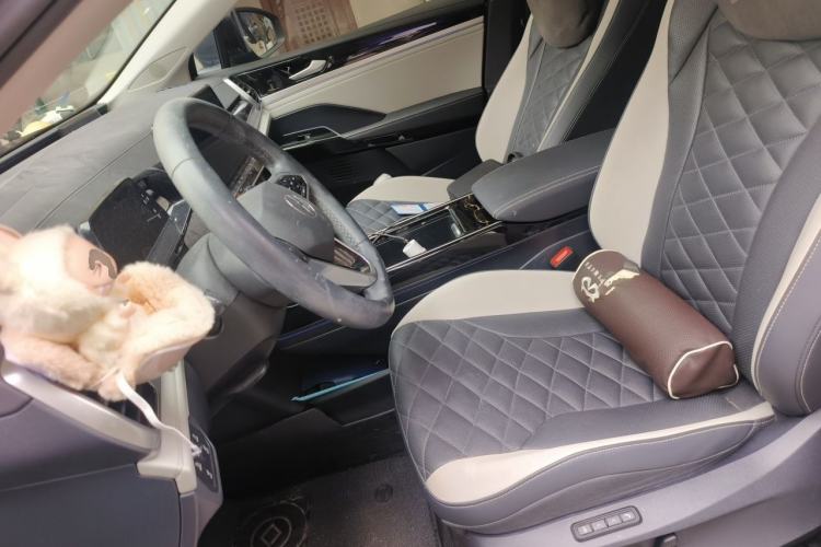 Used Volkswagen ID.6 CROZZ 2021 Long-Range PRO Edition Left Front Seat