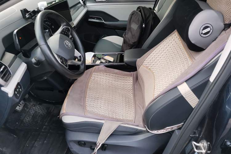 Used Volkswagen ID.6 CROZZ 2021 Long-Range PURE+ Edition Left Front Seat