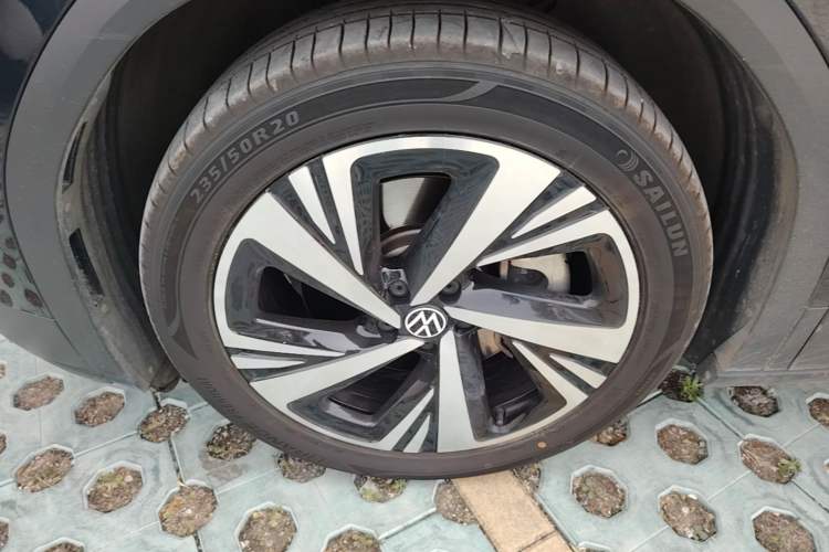 Used Volkswagen ID.6 CROZZ 2021 Revised Version Long-Range PRO Edition Left Front Wheel Hub